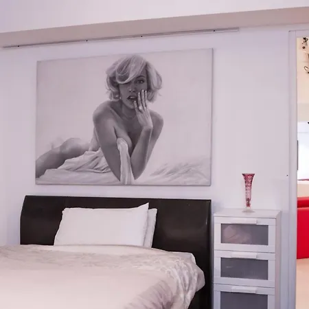 Eiffel Tower / Loft Space *