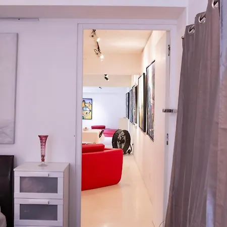 Eiffel Tower / Loft Space Apartment