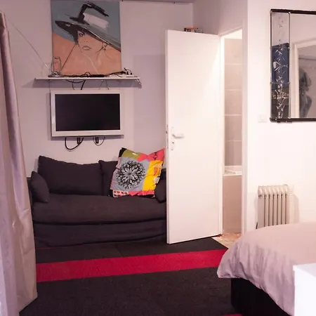 Eiffel Tower / Loft Space Paris